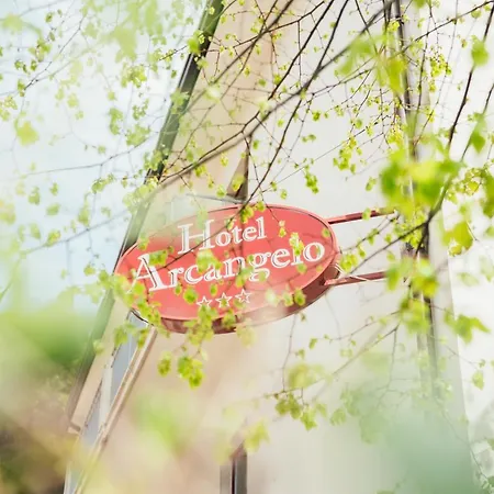 Hotel Roof Hotell 3*