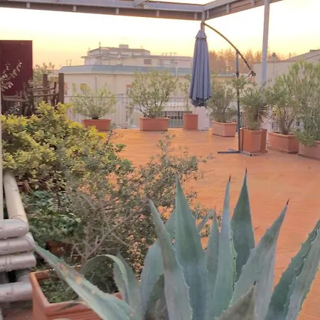 Szálloda Hotel Roof