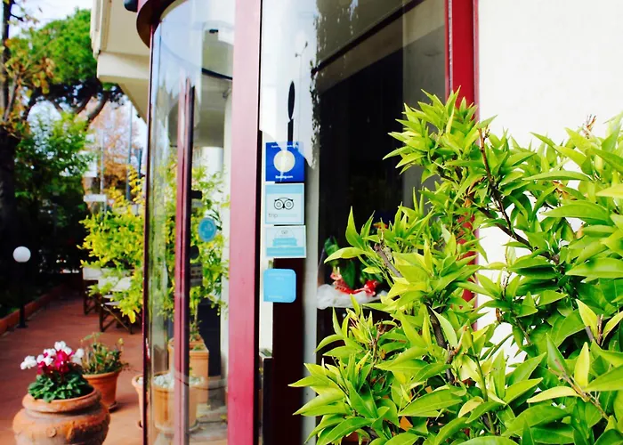 Roof Ξενοδοχείο 3*