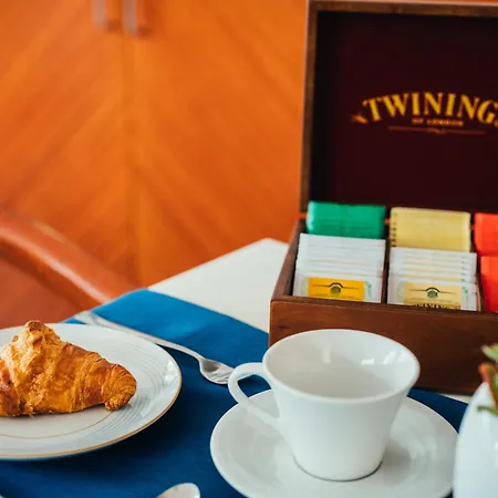 Hotel Roof 3* רימיני