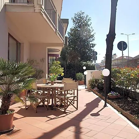Roof Hotel 3*