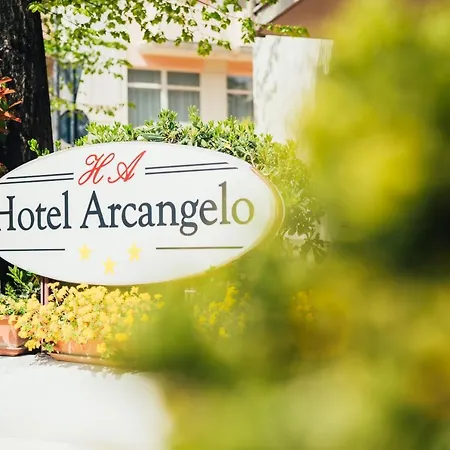 Hotel Roof Szálloda