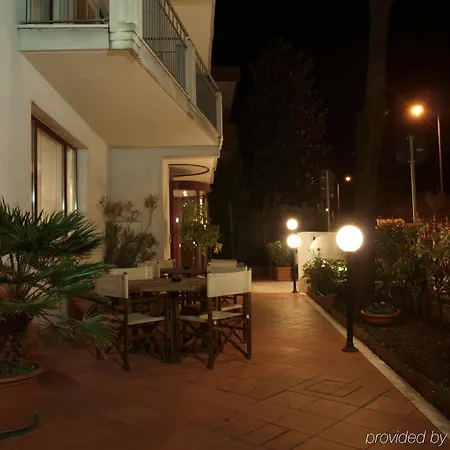 Arcangelo Roof ريميني