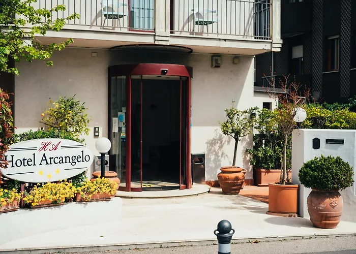 Roof 3* Римини